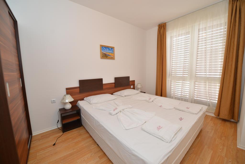Romance Marine Aparthotel Sunny Beach Exterior photo